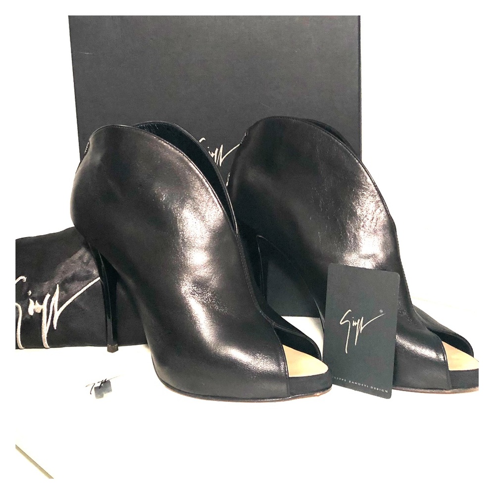 🔥 Giuseppe Zanotti Black Peep Toe Bootie | 39.5